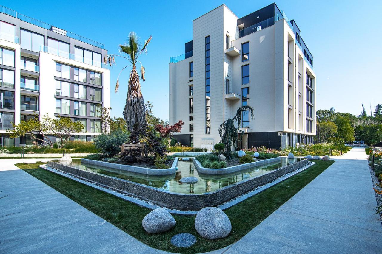 Sea Flats With Parking And Pool In Azur Residence Св. Св. Константин и Елена Екстериор снимка