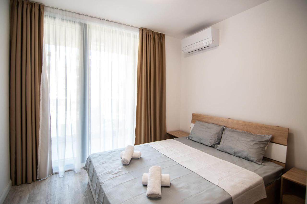 Sea Flats With Parking And Pool In Azur Residence Св. Св. Константин и Елена Екстериор снимка