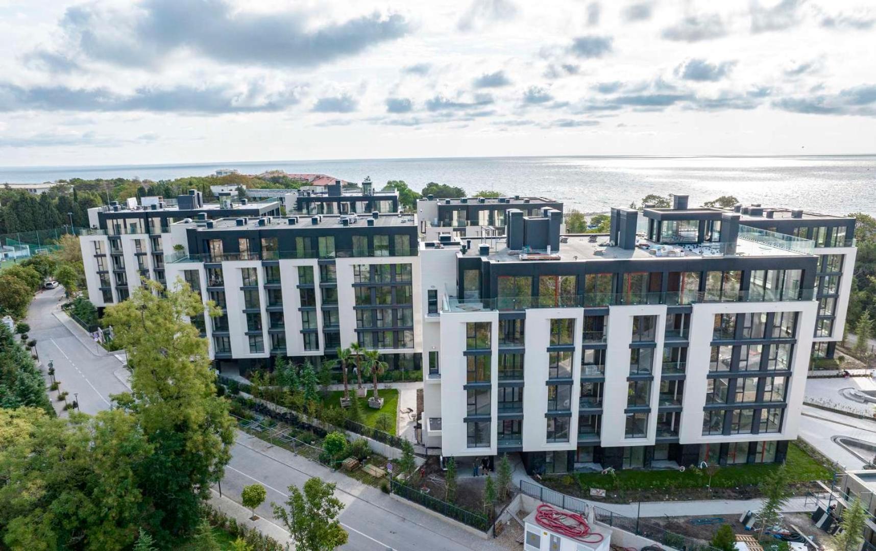 Sea Flats With Parking And Pool In Azur Residence Св. Св. Константин и Елена Екстериор снимка