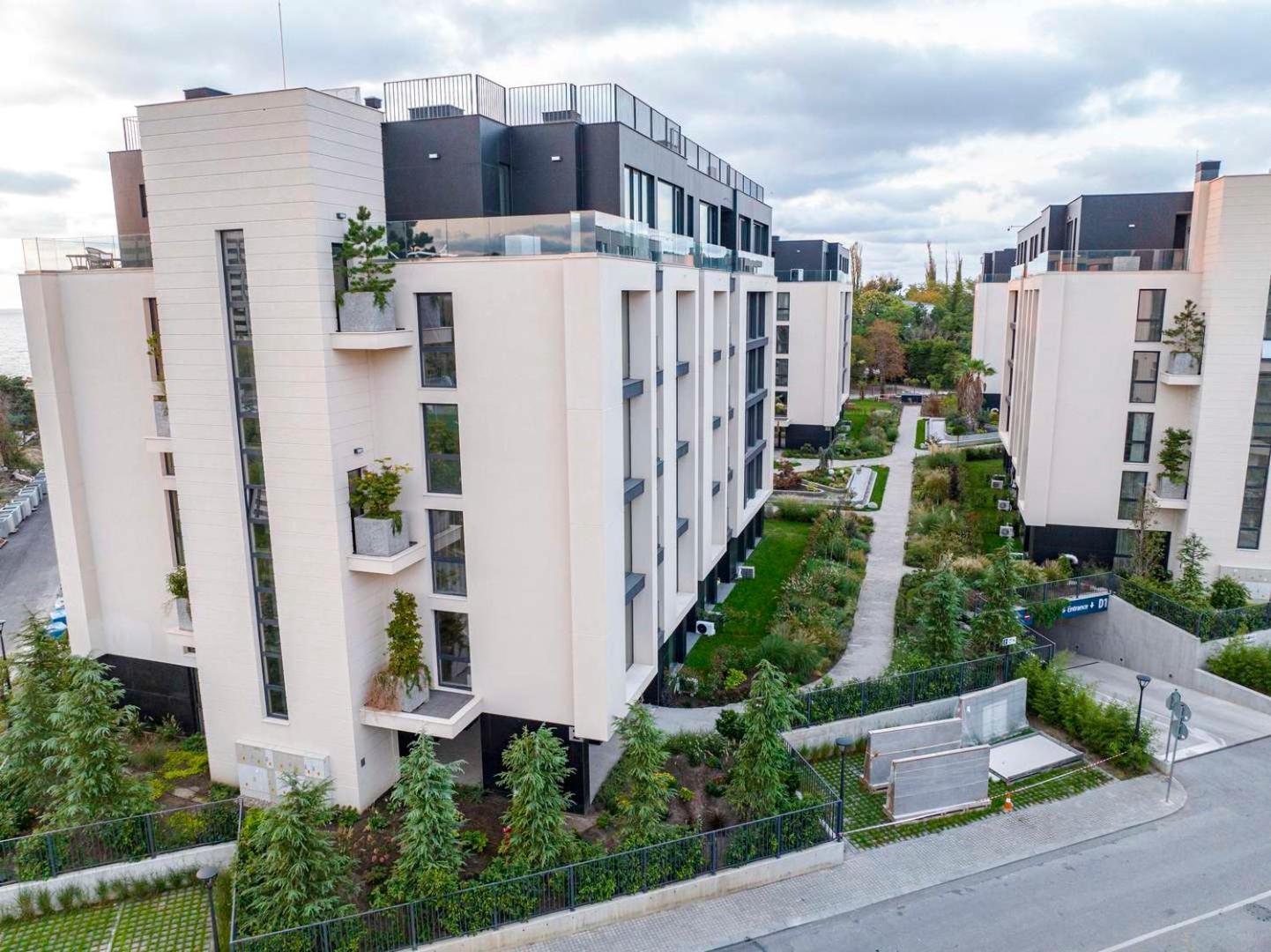Sea Flats With Parking And Pool In Azur Residence Св. Св. Константин и Елена Екстериор снимка